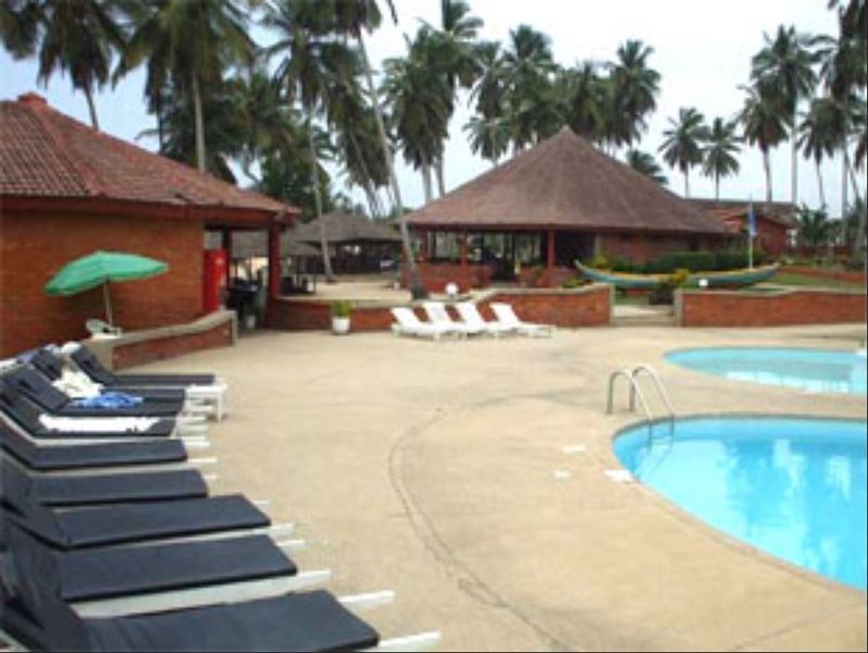 Coconut Grove Beach Resort Elmina Exterior photo