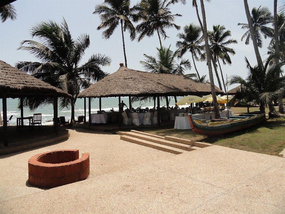 Coconut Grove Beach Resort Elmina Exterior photo