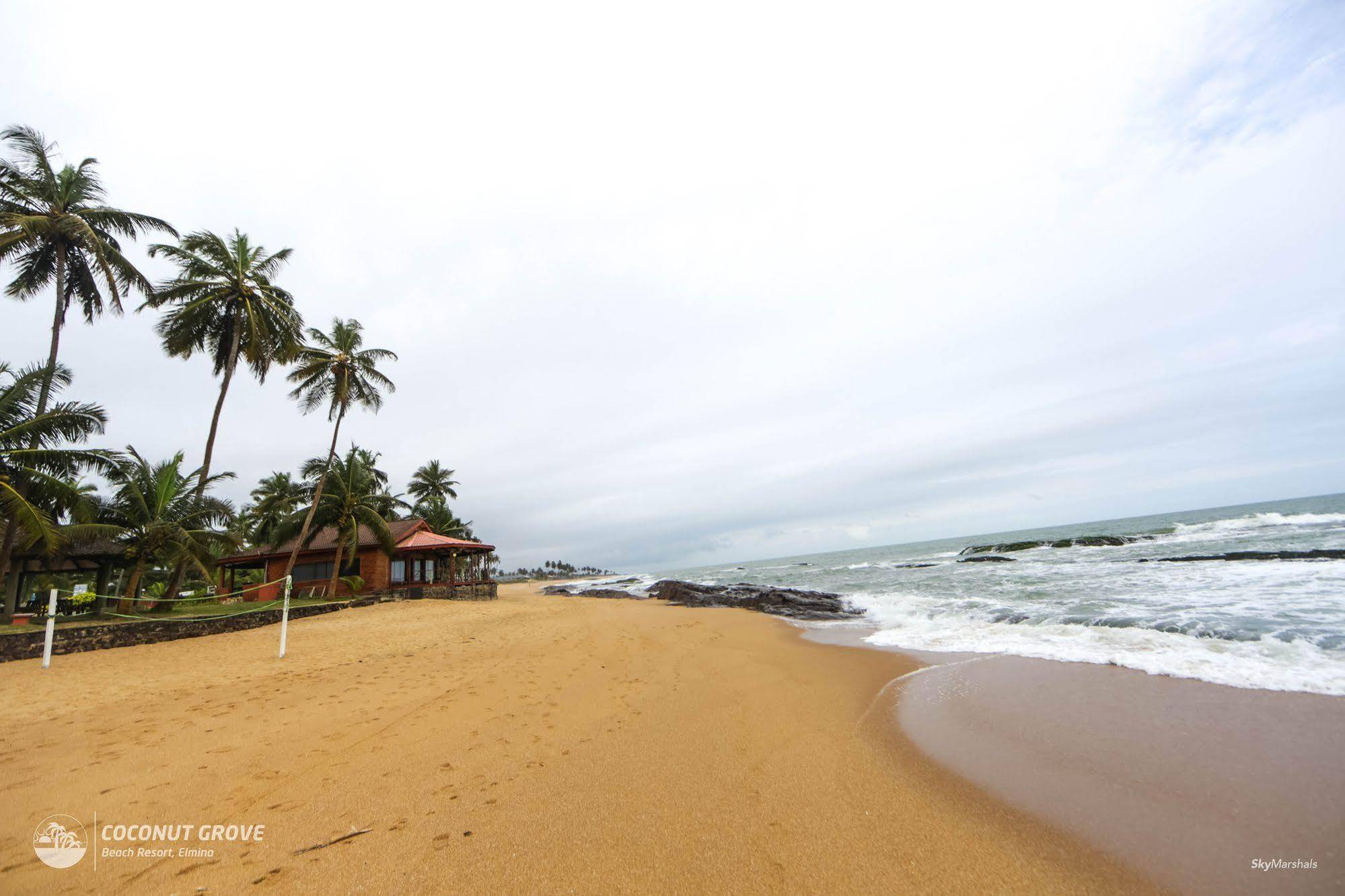 Coconut Grove Beach Resort Elmina Exterior photo