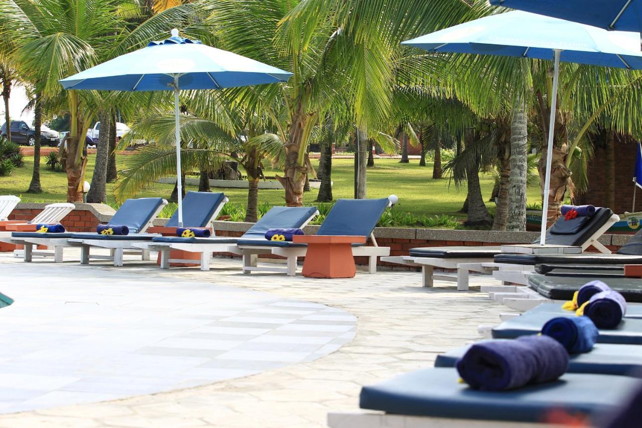 Coconut Grove Beach Resort Elmina Exterior photo