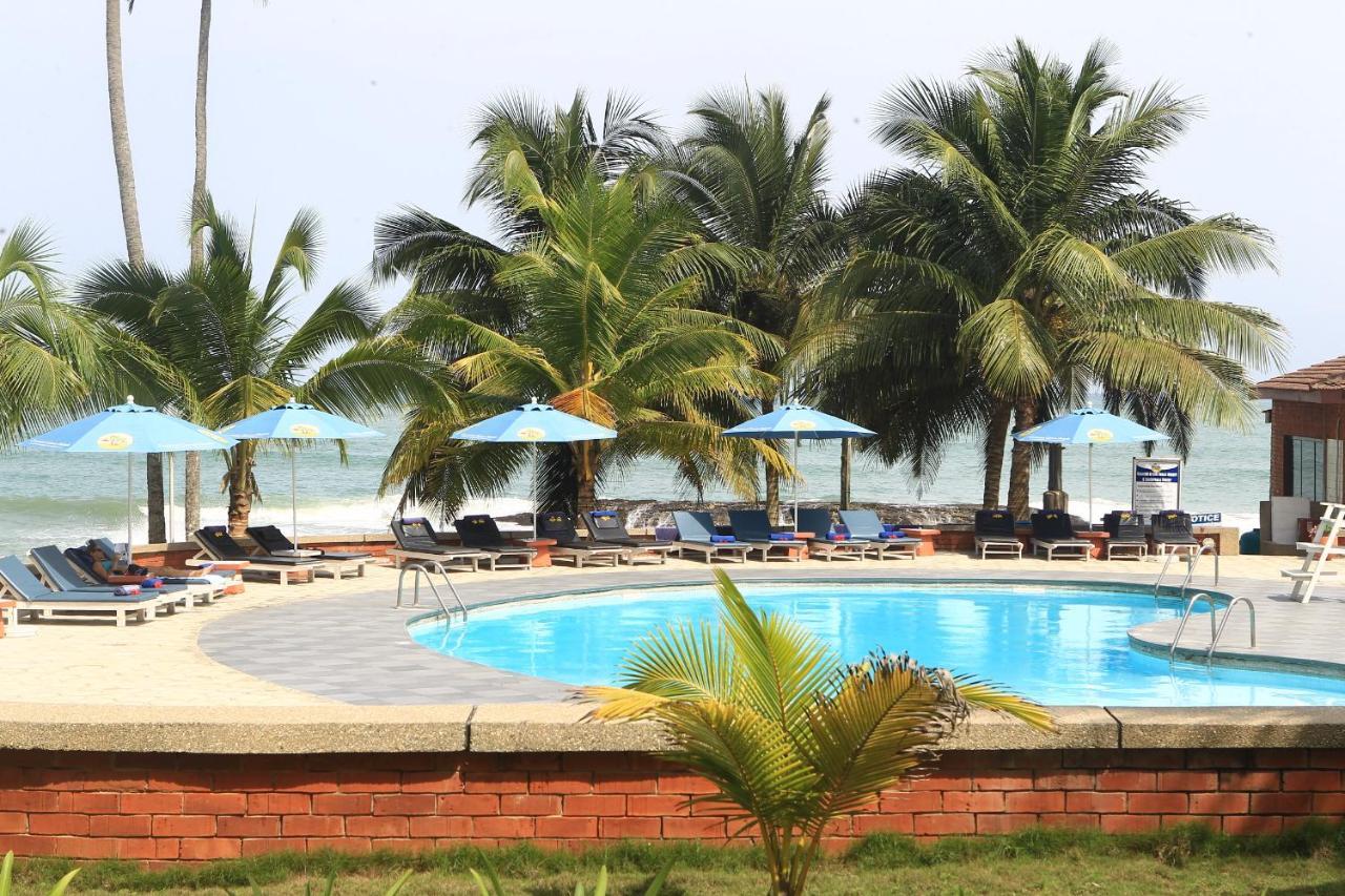 Coconut Grove Beach Resort Elmina Exterior photo