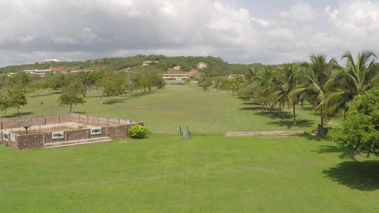 Coconut Grove Beach Resort Elmina Exterior photo