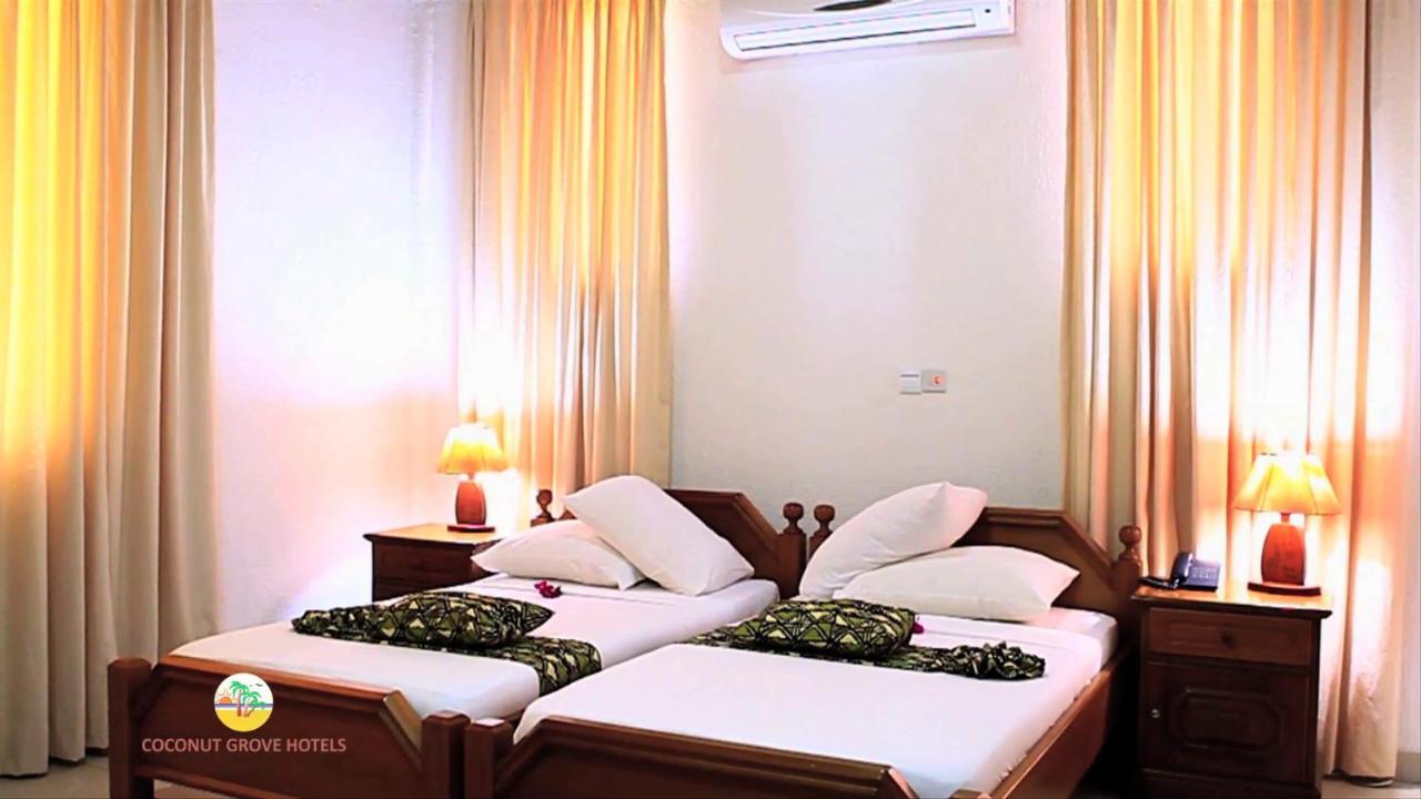 Coconut Grove Beach Resort Elmina Exterior photo