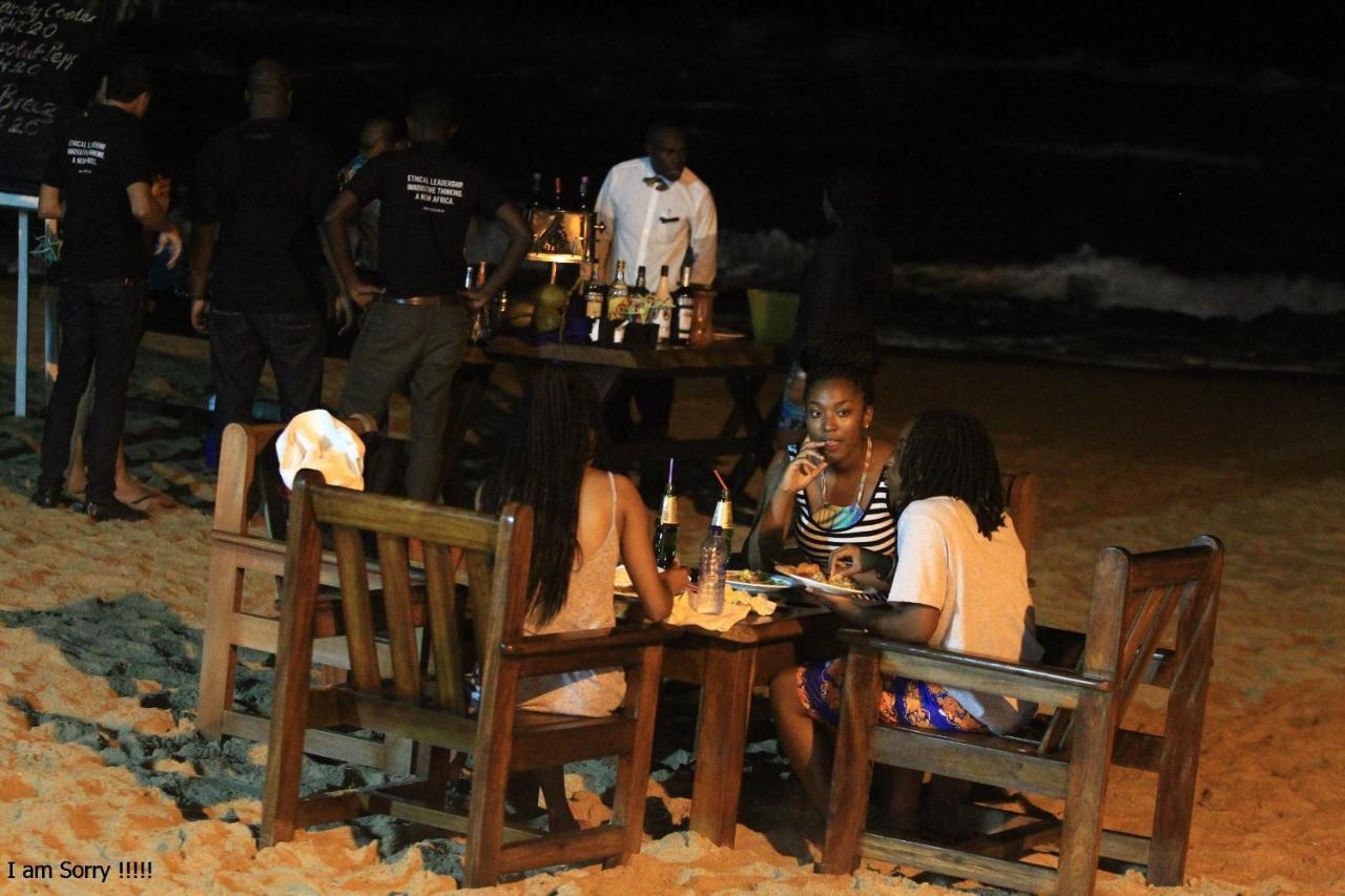 Coconut Grove Beach Resort Elmina Exterior photo