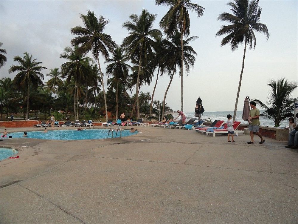 Coconut Grove Beach Resort Elmina Exterior photo